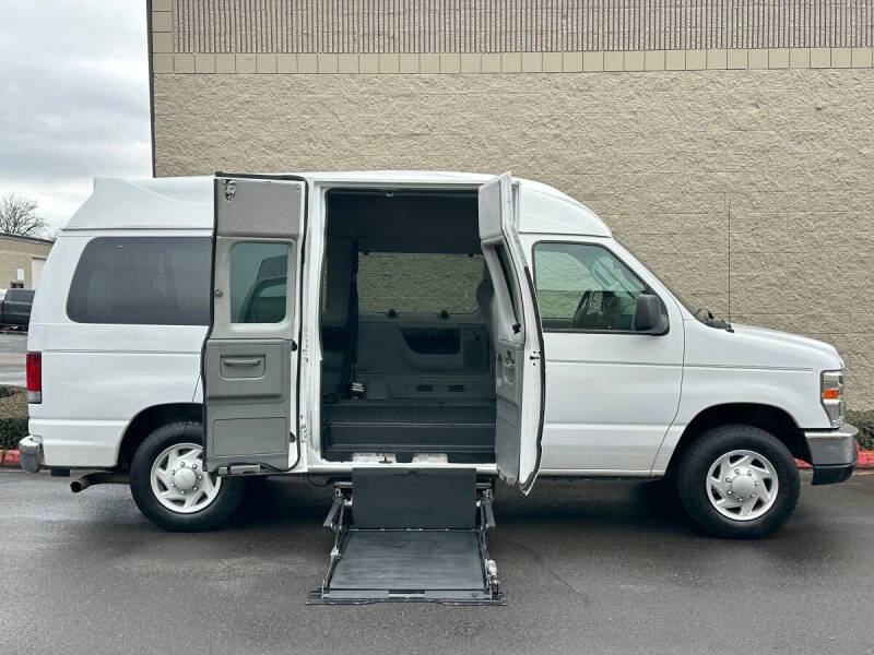 ford e-series econoline wagon 2008 1FMNE11LX8DA59062 image ford e-series econoline wagon 2008 1FMNE11LX8DA59062 image